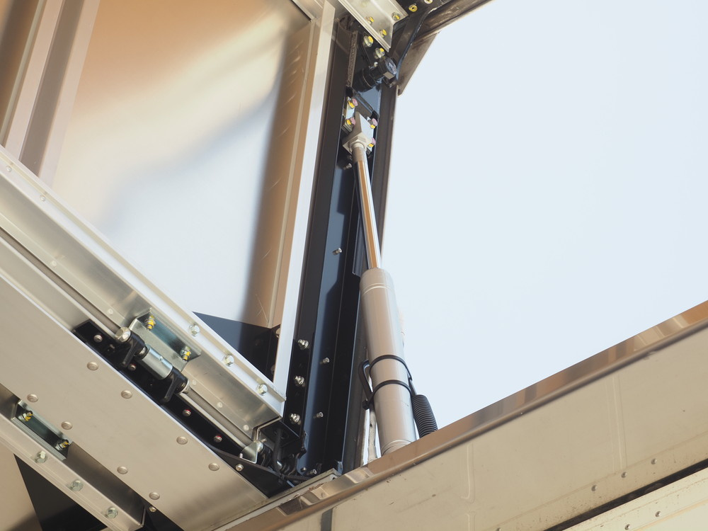 いすゞ ギガ ウイング車 大型 2PG-CYJ77C 年式 R2[写真18]