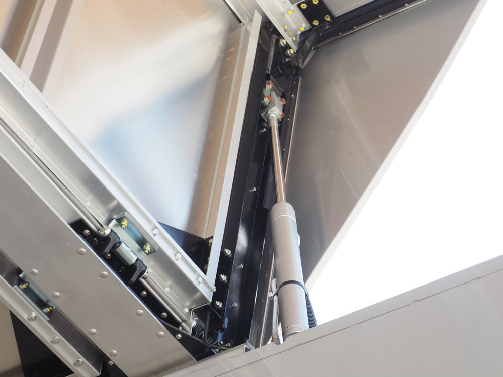 いすゞ ギガ ウイング車 大型 2PG-CYJ77C 年式 R2[写真11]