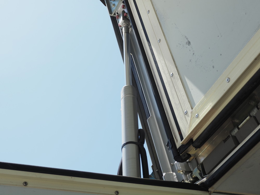 三菱ふそう スーパーグレート 冷凍ウイング 大型 QPG-FS65VZ 年式 H29[写真23]