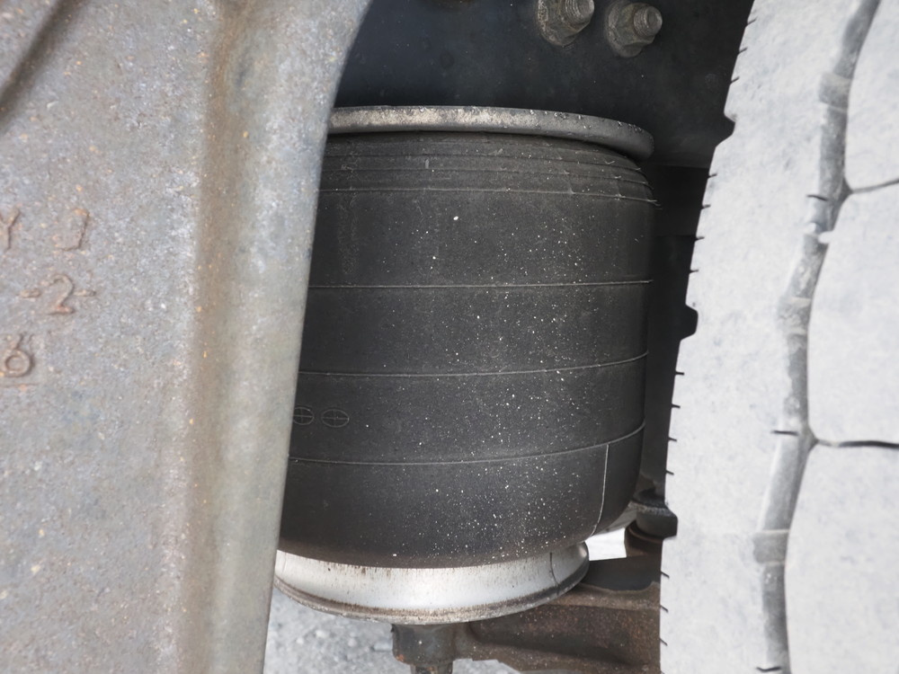 いすゞ フォワード 冷凍バン 中増t 2PG-FTR90V2 年式 H30[写真35]