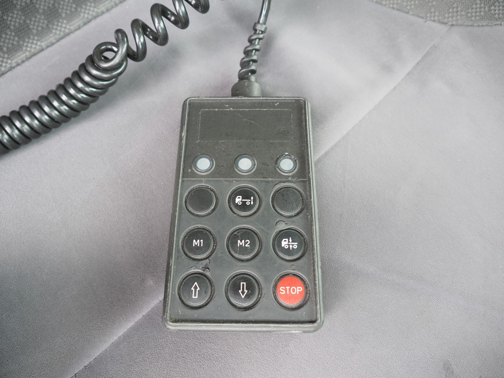 いすゞ フォワード 冷凍バン 中増t 2PG-FTR90V2 年式 H30[写真28]