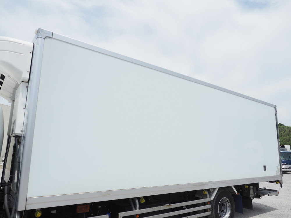 いすゞ フォワード 冷凍バン 中増t 2PG-FTR90V2 年式 H30[写真12]