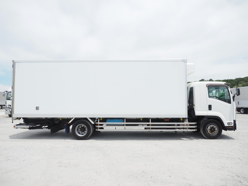 いすゞ フォワード 冷凍バン 中増t 2PG-FTR90V2 年式 H30[写真09]