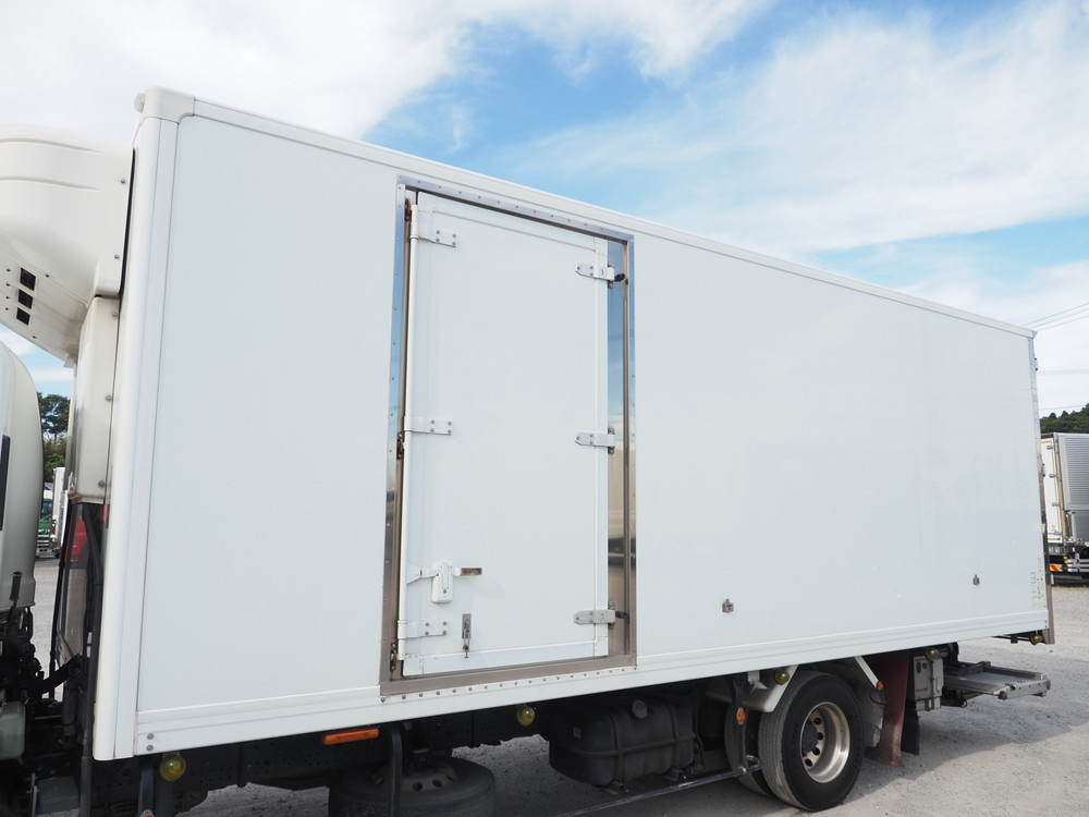 いすゞ フォワード 冷凍バン 中型 TKG-FRR90T2 年式 H29[写真11]