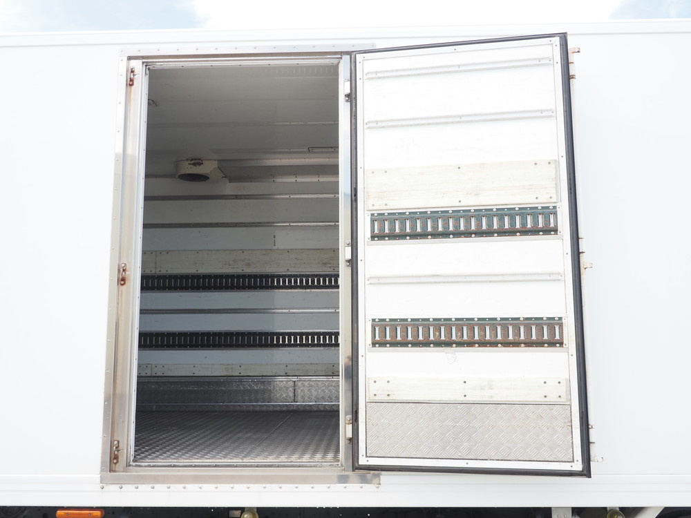 いすゞ フォワード 冷凍バン 中型 TKG-FRR90T2 年式 H29[写真13]