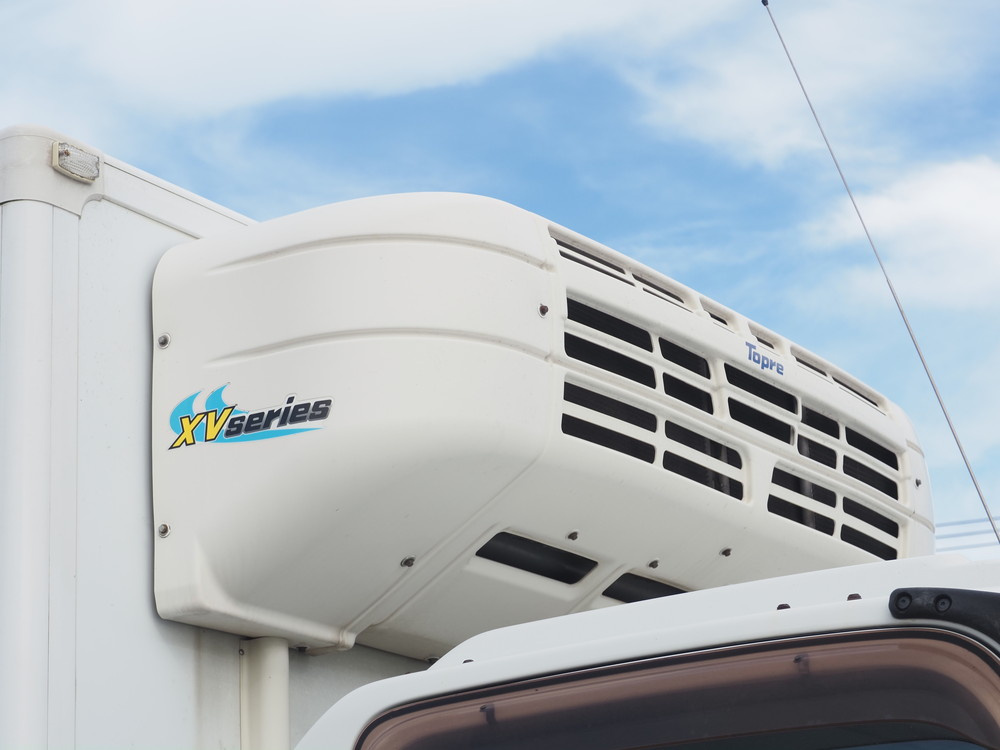 いすゞ フォワード 冷凍バン 中型 TKG-FRR90T2 年式 H29[写真07]