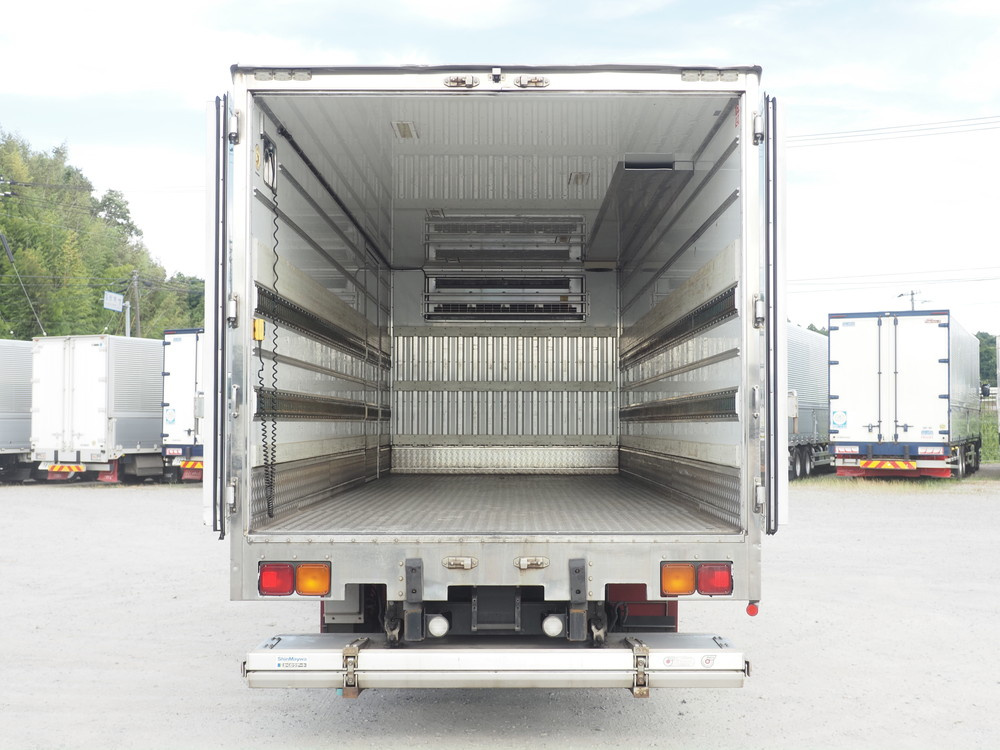 いすゞ フォワード 冷凍バン 中型 TKG-FRR90T2 年式 H29[写真14]