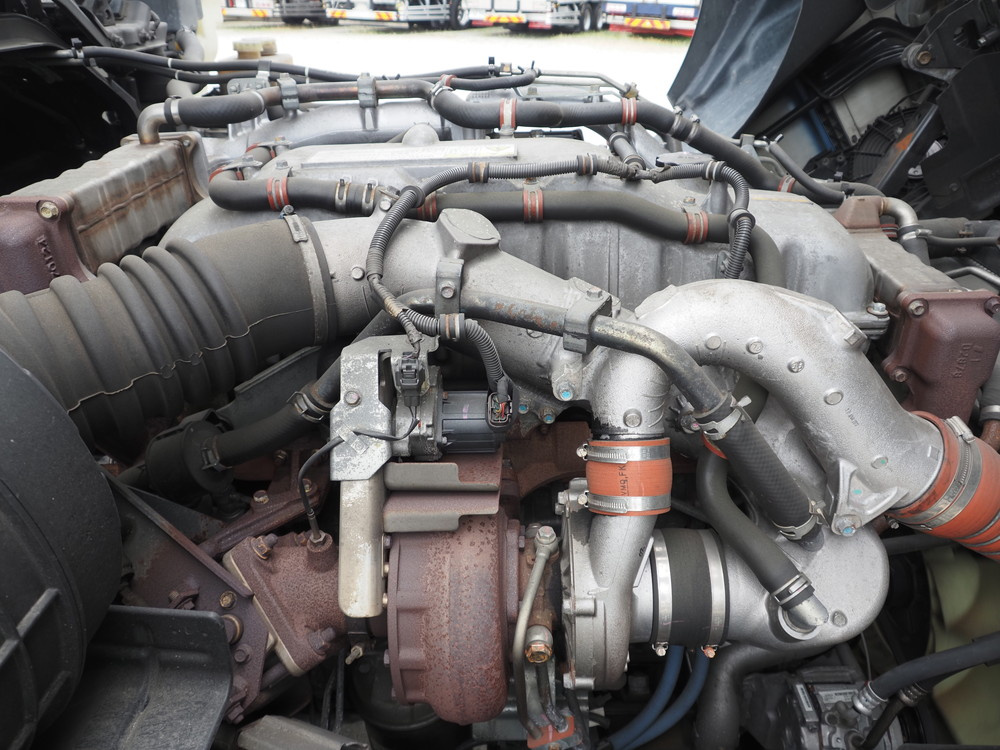 いすゞ ギガ 冷凍バン 大型 QPG-CYJ77B 年式 H29[写真36]