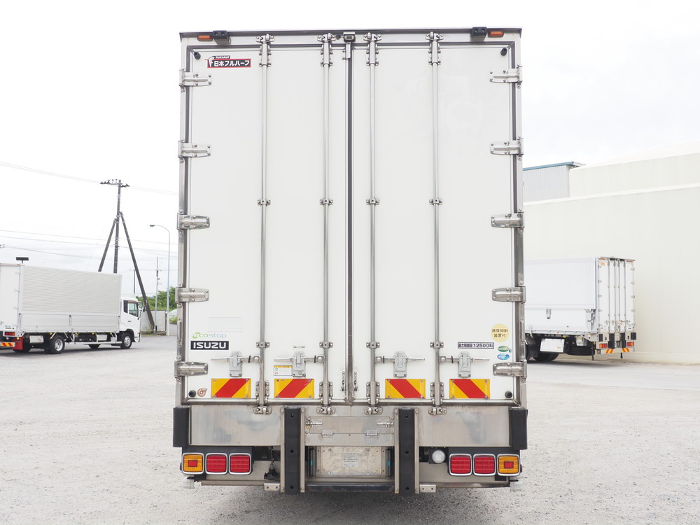 いすゞ ギガ 冷凍バン 大型 QPG-CYJ77B 年式 H29[写真05]