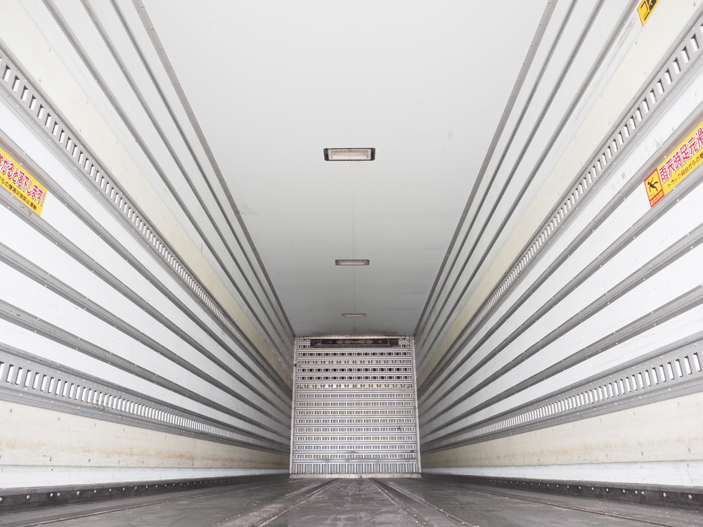 いすゞ ギガ 冷凍バン 大型 QPG-CYJ77B 年式 H29[写真15]