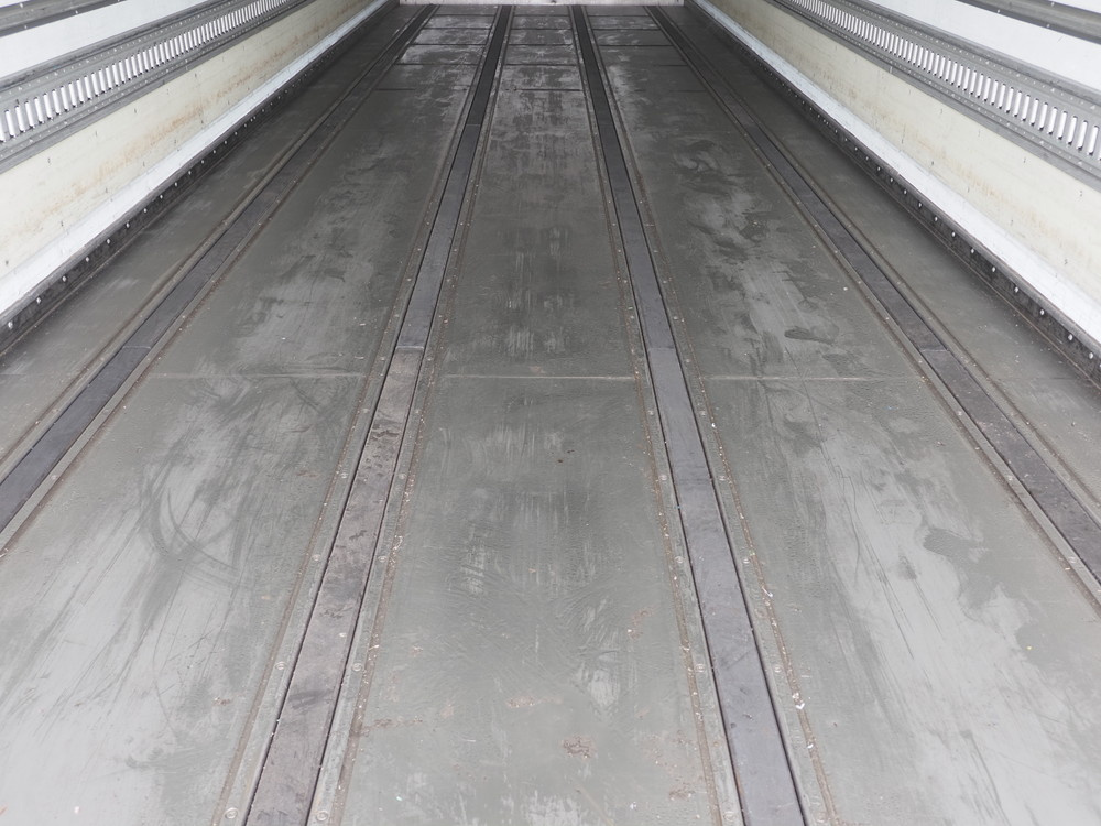 いすゞ ギガ 冷凍バン 大型 QPG-CYJ77B 年式 H29[写真16]