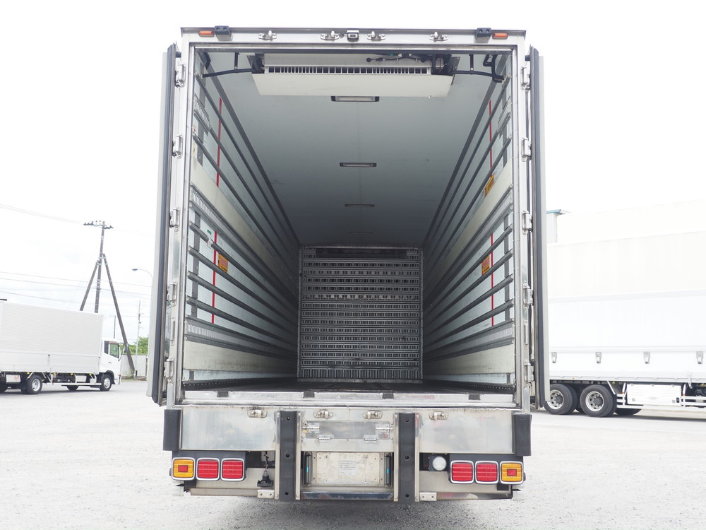 いすゞ ギガ 冷凍バン 大型 QPG-CYJ77B 年式 H29[写真14]