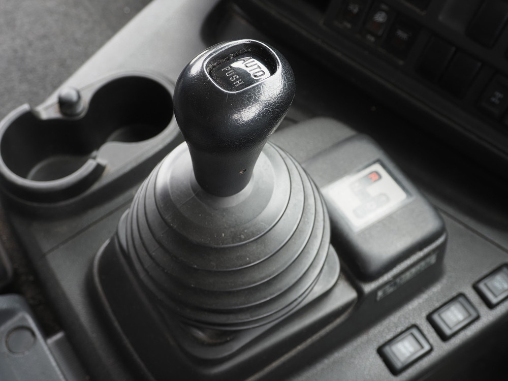 いすゞ ギガ 冷凍バン 大型 QPG-CYJ77B 年式 H29[写真23]