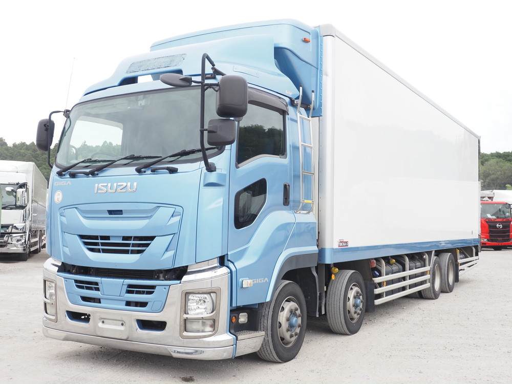 いすゞ ギガ 冷凍バン 大型 QPG-CYJ77B 年式 H29[写真01]