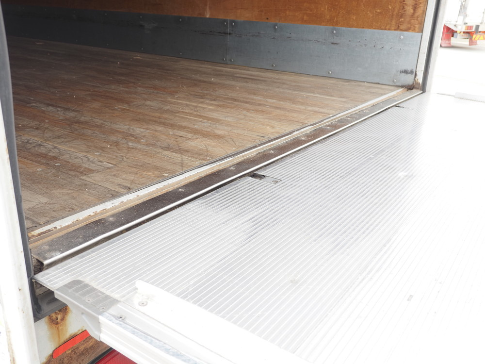 いすゞ フォワード バン車 中型 TKG-FRR90S2 年式 H26[写真15]