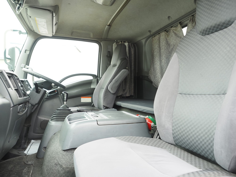 いすゞ フォワード バン車 中型 TKG-FRR90S2 年式 H26[写真22]