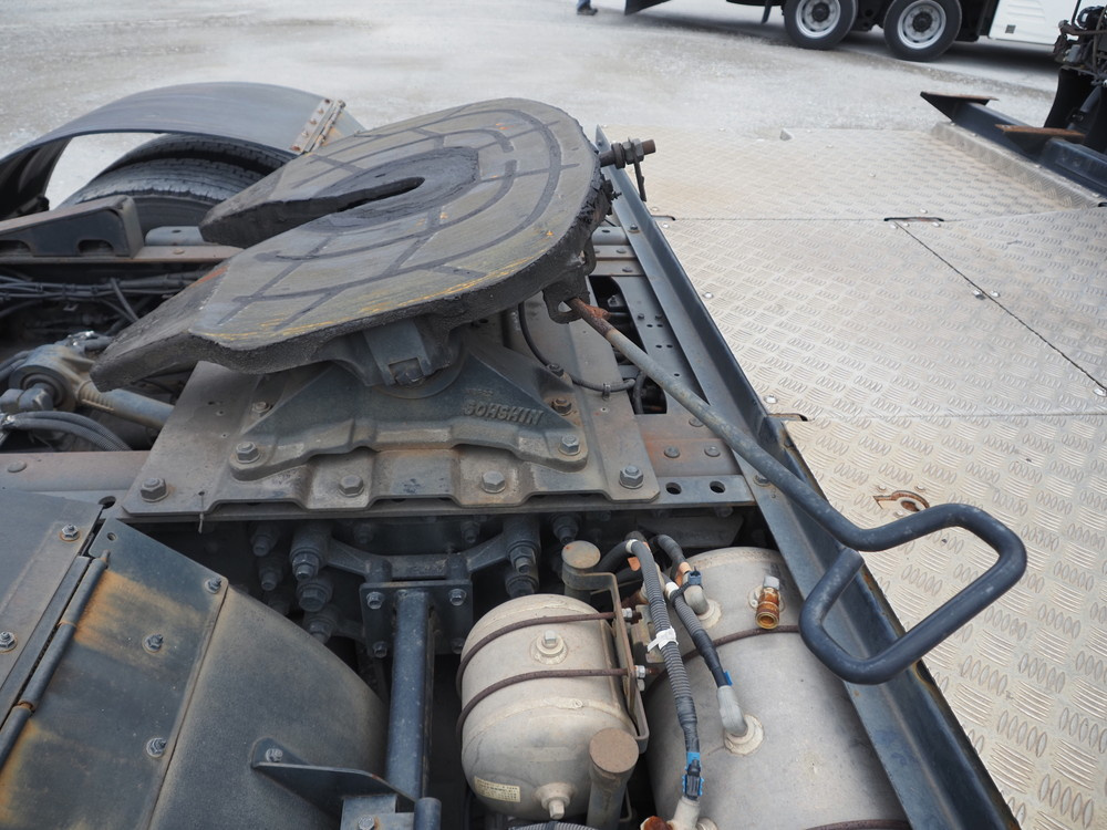 いすゞ ギガ トラクタ 大型 QKG-EXD52AD 年式 H27[写真12]