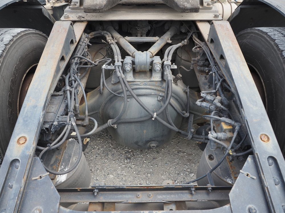 いすゞ ギガ トラクタ 大型 QKG-EXD52AD 年式 H27[写真29]