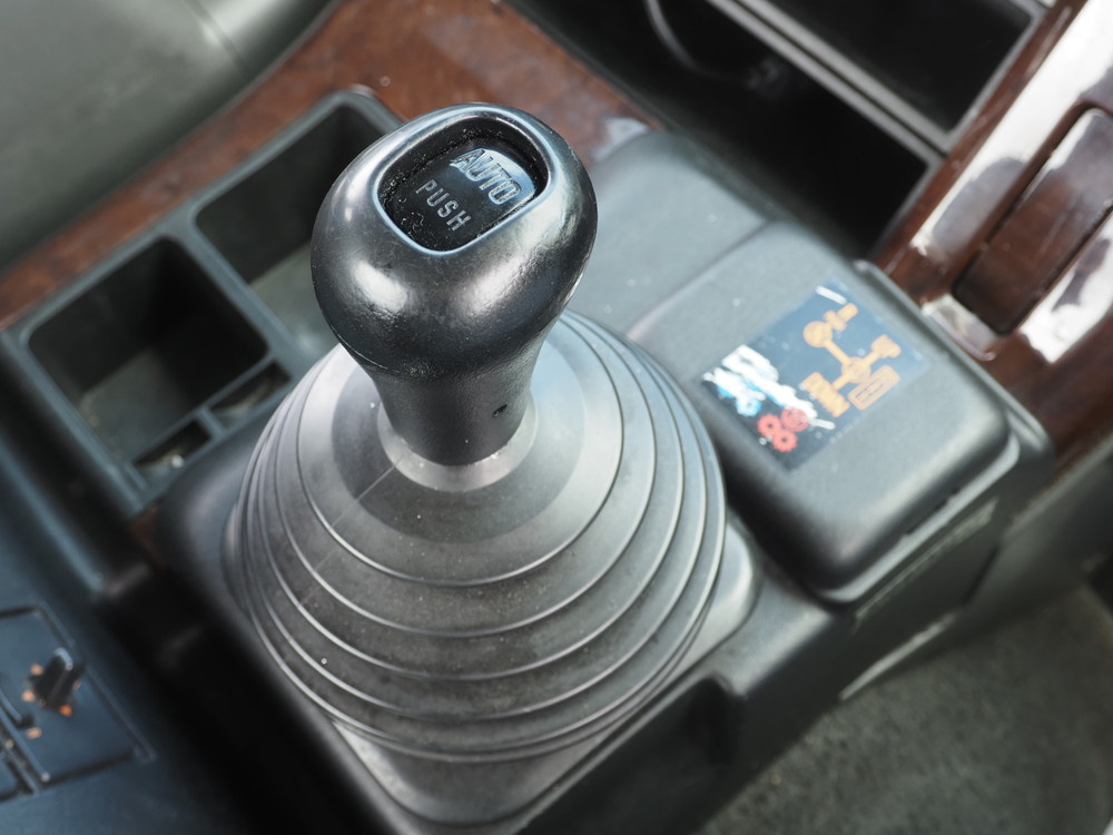 いすゞ ギガ トラクタ 大型 QKG-EXD52AD 年式 H27[写真21]