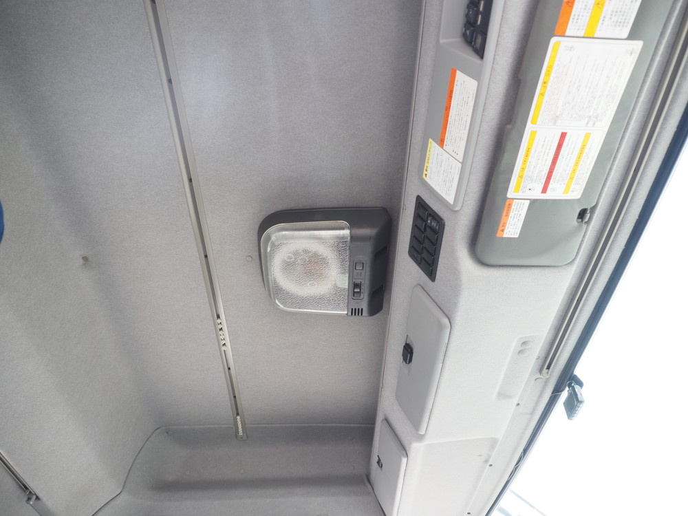 いすゞ ギガ トラクタ 大型 QKG-EXD52AD 年式 H27[写真24]