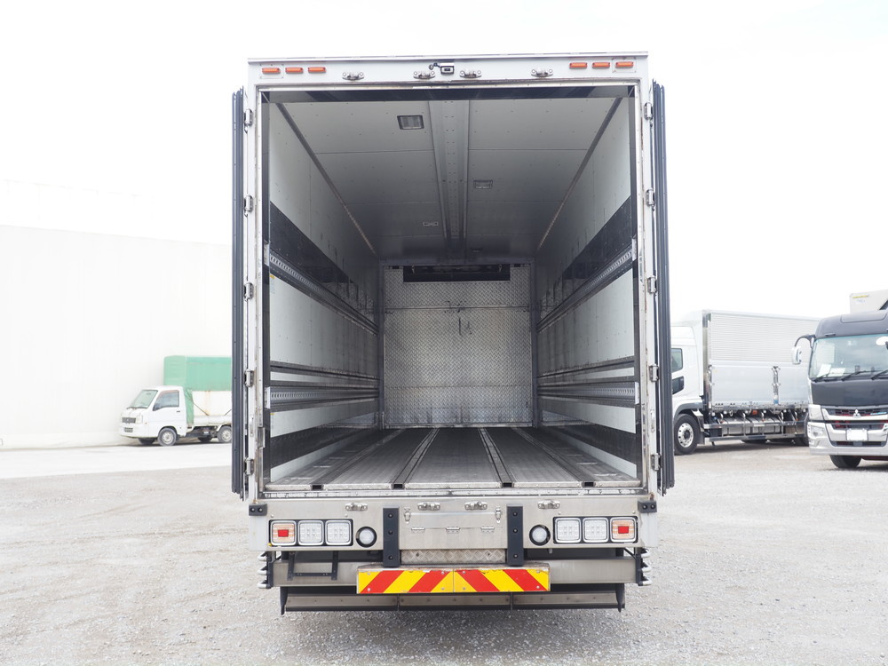 いすゞ ギガ 冷凍ウイング 大型 QKG-CYJ77B 年式 H28[写真29]