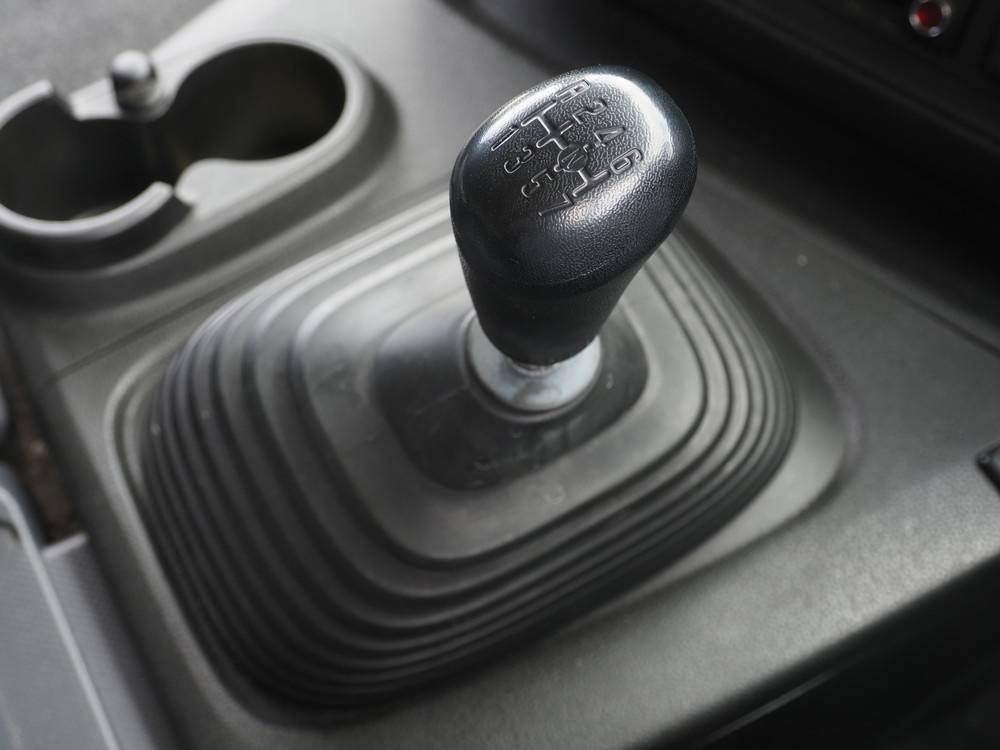 いすゞ ギガ 冷凍ウイング 大型 QKG-CYJ77B 年式 H28[写真37]