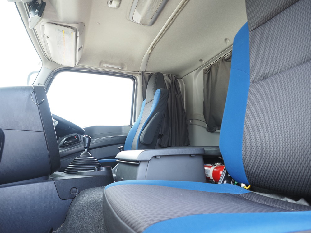 いすゞ ギガ 冷凍ウイング 大型 QKG-CYJ77B 年式 H28[写真43]