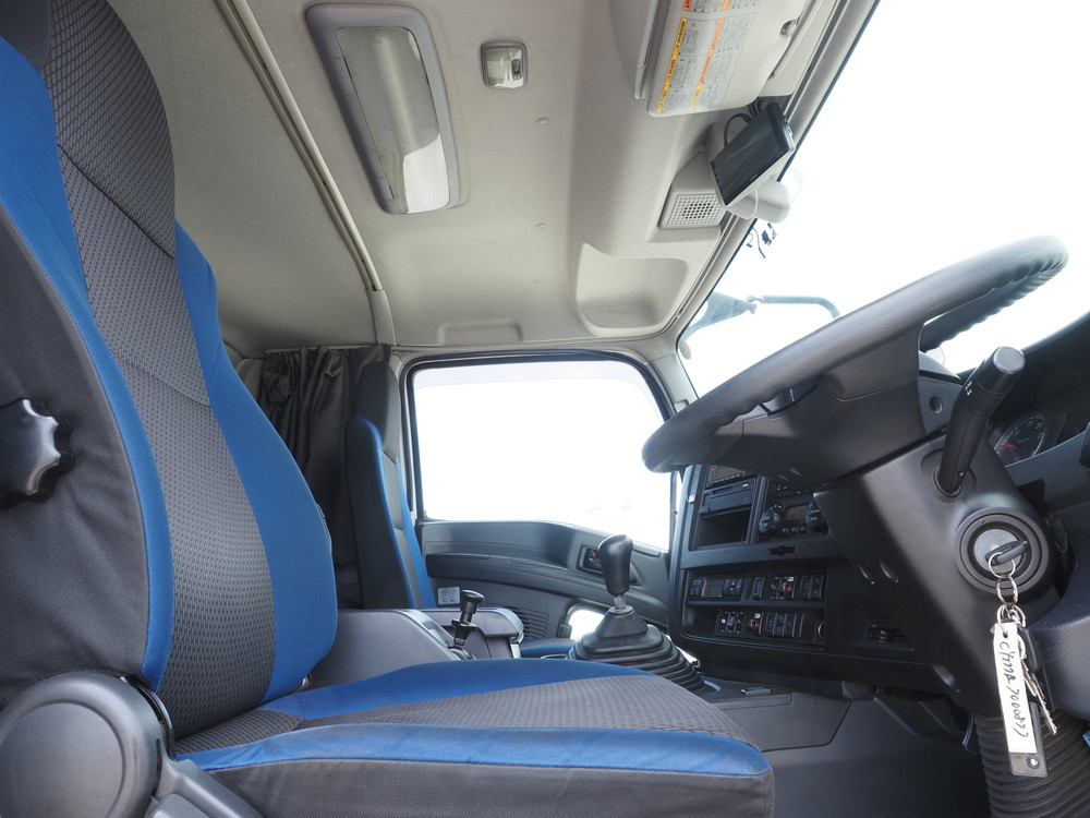 いすゞ ギガ 冷凍ウイング 大型 QKG-CYJ77B 年式 H28[写真35]