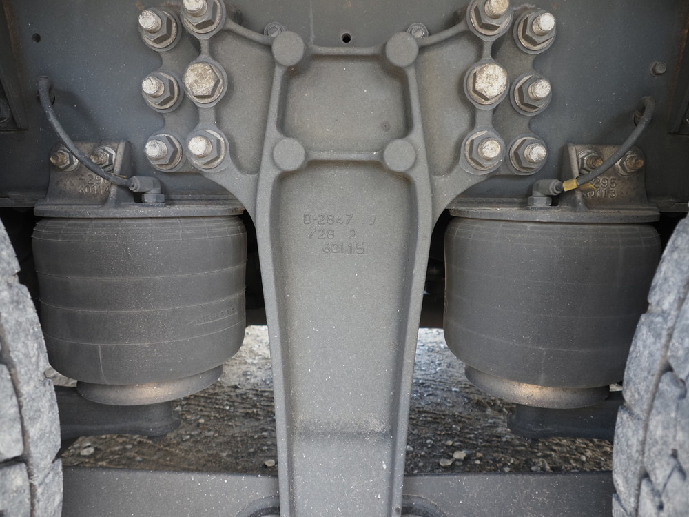 いすゞ ギガ 冷凍ウイング 大型 QKG-CYJ77B 年式 H28[写真45]