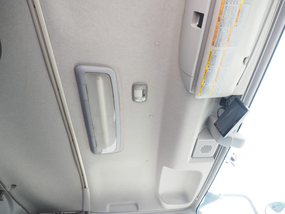 いすゞ ギガ 冷凍ウイング 大型 QKG-CYJ77B 年式 H28[写真42]