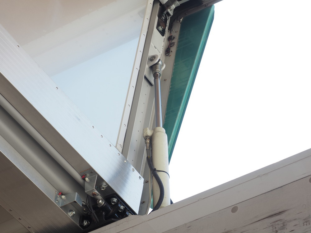 日野 プロフィア ウイング車 大型 2DG-FW1AHG 年式 R1[写真17]