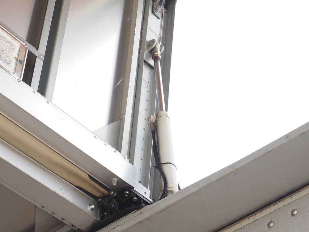 日野 プロフィア ウイング車 大型 BDG-FW1EXYG 年式 H20[写真17]