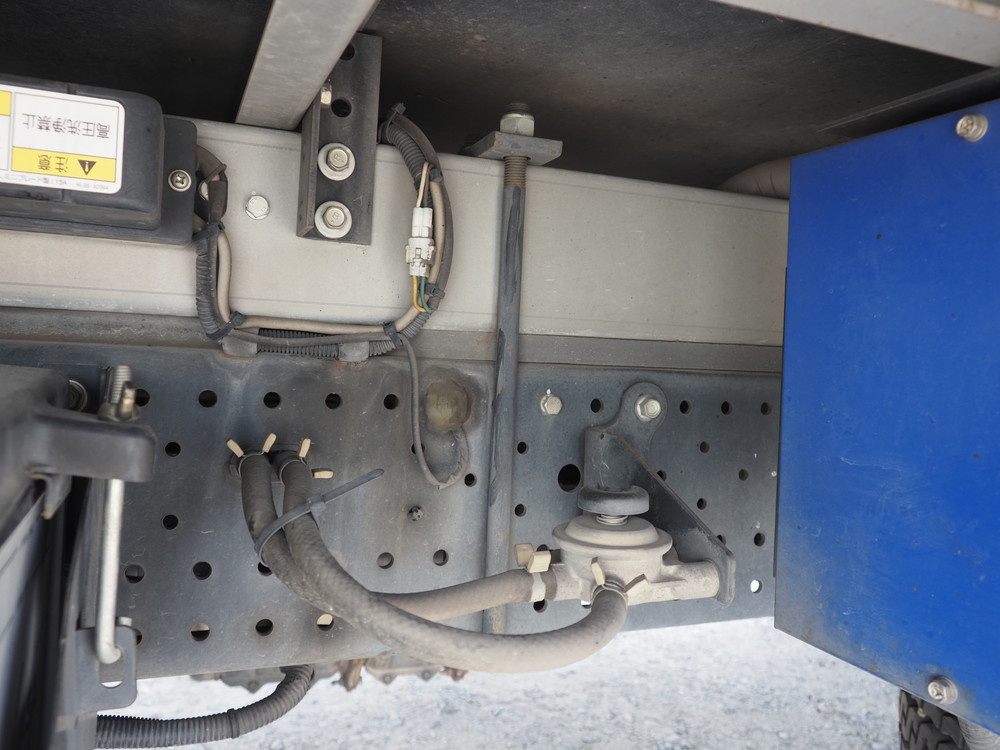 いすゞ エルフ 冷凍バン 小型 TPG-NPR85AN 年式 H28[写真36]