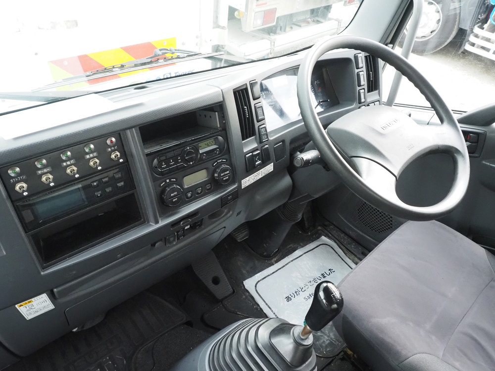 いすゞ フォワード 冷凍バン 中型 TKG-FRR90T2 年式 H29[写真25]