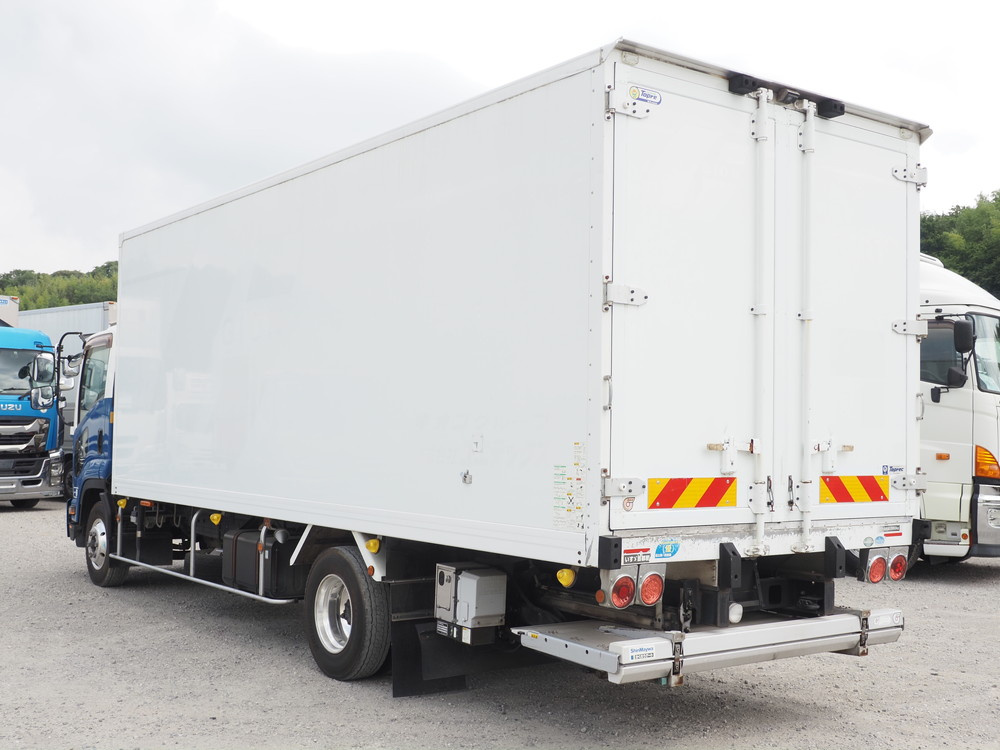 いすゞ フォワード 冷凍バン 中型 TKG-FRR90S2 年式 H26[写真07]