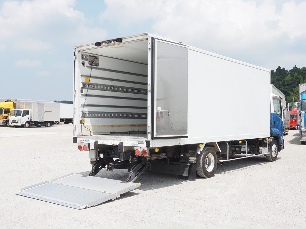 いすゞ フォワード 冷凍バン 中型 TKG-FRR90S2 年式 H26[写真17]