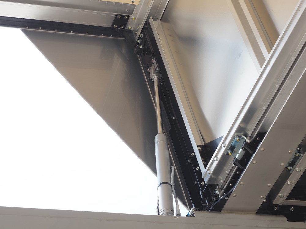 UDトラックス クオン ウイング車 大型 2PG-CG4FA 年式 R6[写真19]