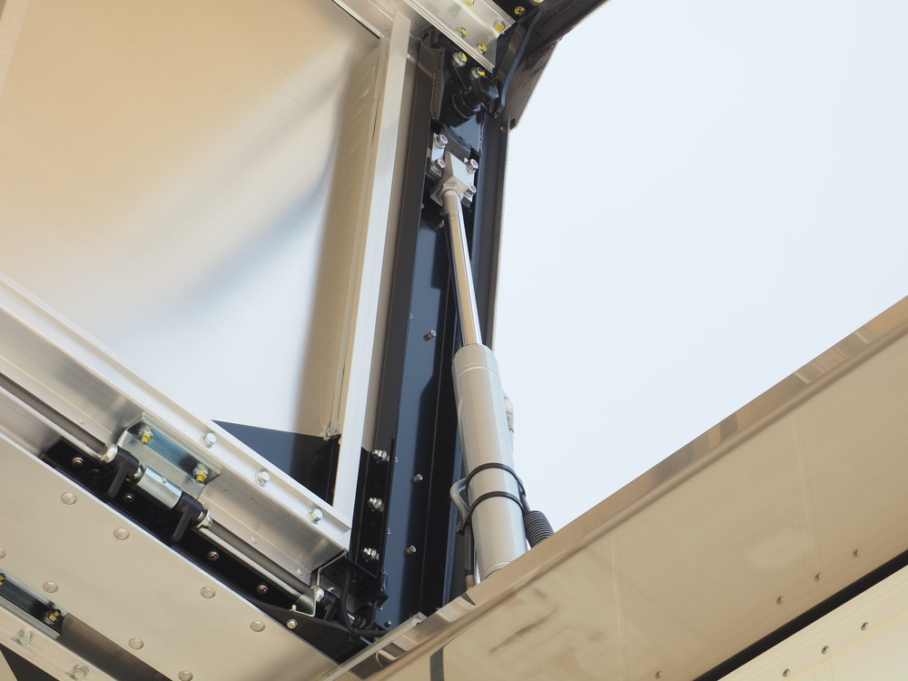 UDトラックス クオン ウイング車 大型 2PG-CG4FA 年式 R6[写真20]