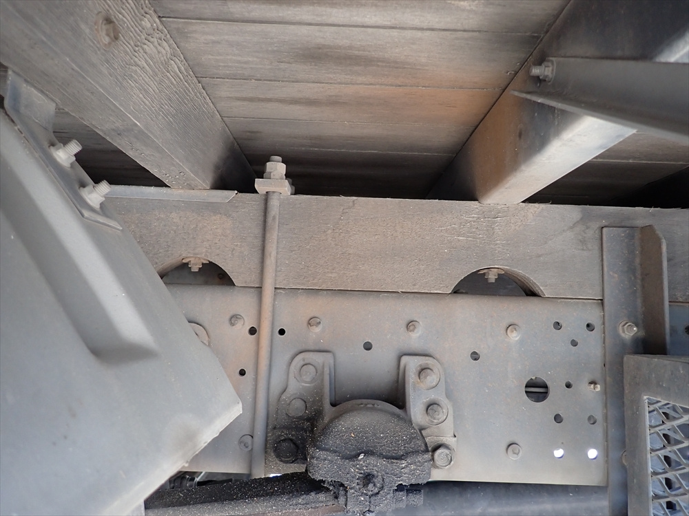 いすゞ フォワード 平ボディ 中型 TKG-FRR90S2 年式 H28[写真19]