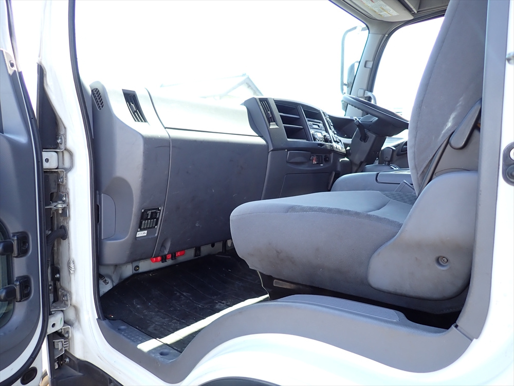 いすゞ フォワード 平ボディ 中型 TKG-FRR90S2 年式 H28[写真17]