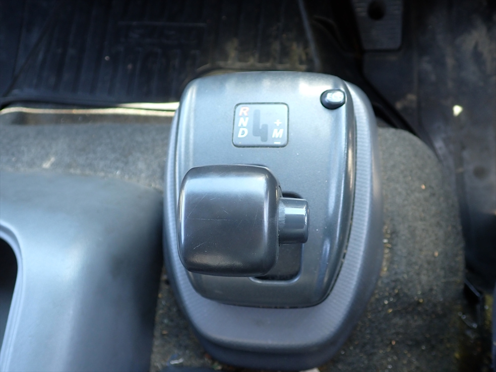 いすゞ フォワード 平ボディ 中型 TKG-FRR90S2 年式 H28[写真13]