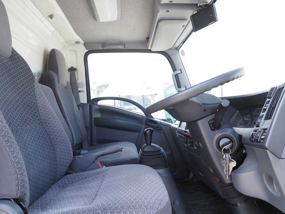 いすゞ エルフ バン車 小型 TRG-NMR85N 年式 H30[写真23]