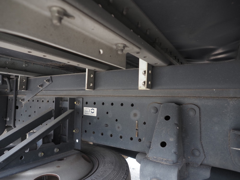 いすゞ エルフ バン車 小型 TRG-NMR85N 年式 H30[写真32]