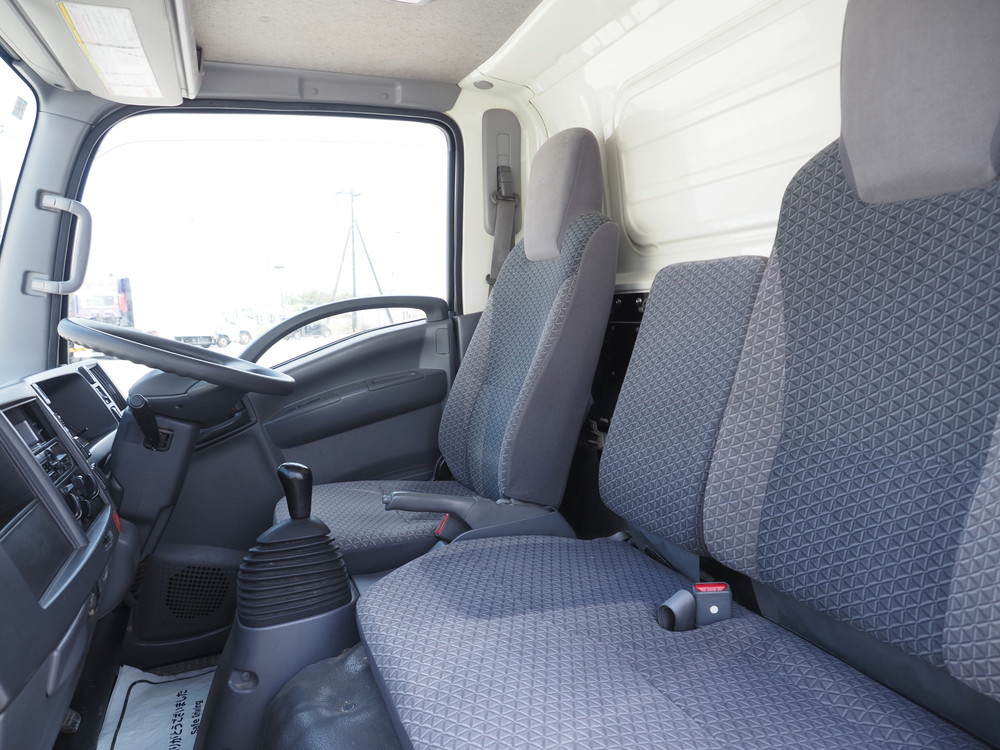 いすゞ エルフ バン車 小型 TRG-NMR85N 年式 H30[写真29]