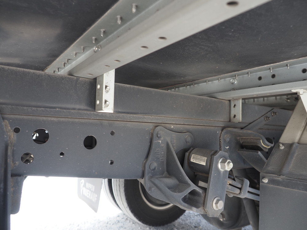 いすゞ エルフ バン車 小型 TRG-NMR85N 年式 H30[写真31]