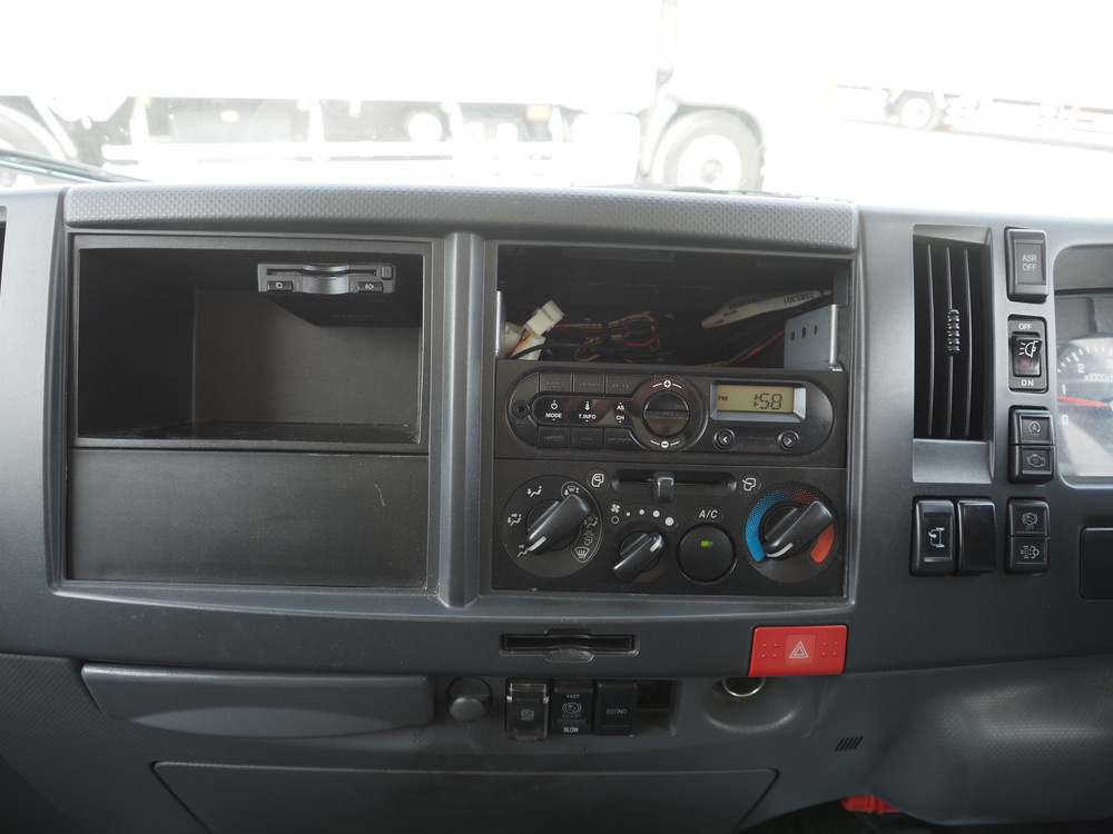 いすゞ エルフ バン車 小型 TRG-NMR85N 年式 H30[写真26]