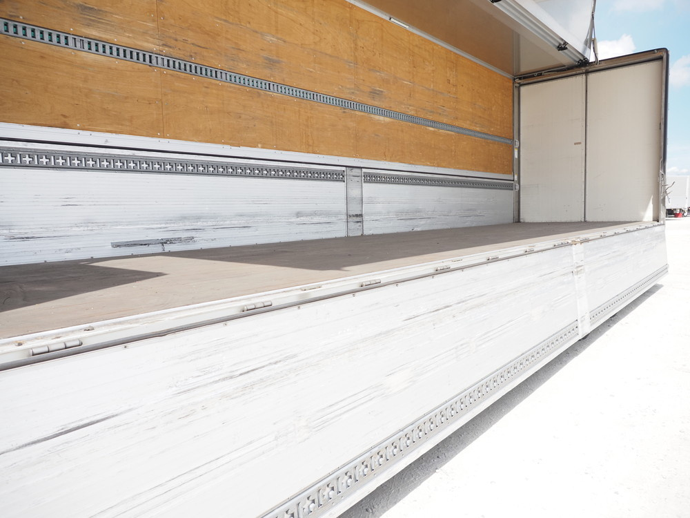 日野 プロフィア ウイング車 大型 2DG-FW1AHG 年式 R1[写真19]