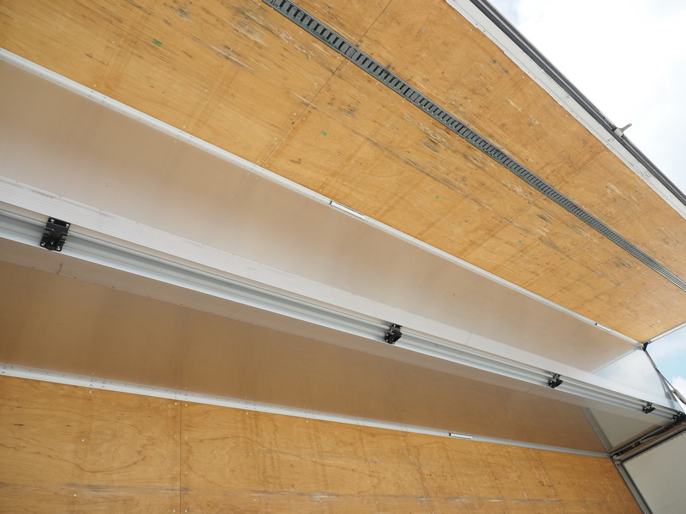 日野 プロフィア ウイング車 大型 2DG-FW1AHG 年式 R1[写真20]