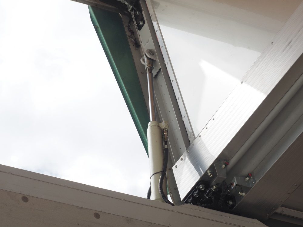 日野 プロフィア ウイング車 大型 2DG-FW1AHG 年式 R1[写真16]