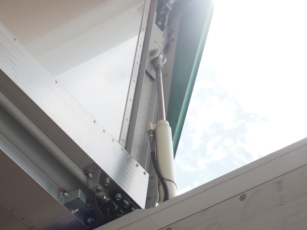 日野 プロフィア ウイング車 大型 2DG-FW1AHG 年式 R1[写真10]